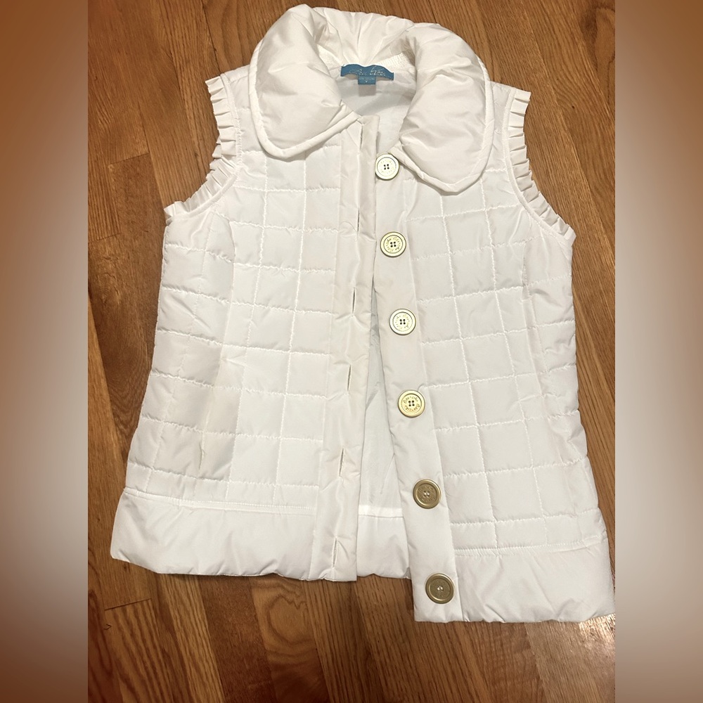 Au Lieu Womens Quilted Vest Size Medium White Pleated Arm Accents Gold Buttons